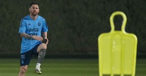 Messi se volvió a entrenar diferenciado y hay preocupación en Argentina