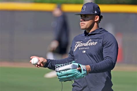 Yankees Prospect Jasson Dom Nguez Kicks Off His Season The Skys