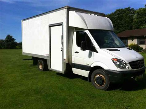 Mercedes-Benz Sprinter 3500 (2012) : Van / Box Trucks