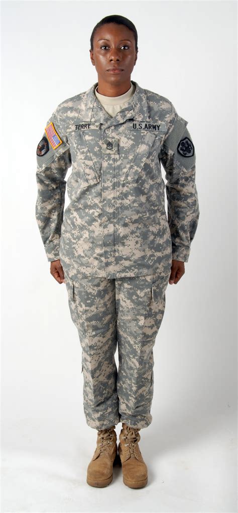 Army Combat Uniform may have female-only version in 2014 | Article ...