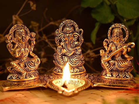 Giant Roots Decorative Laxmi Ganesha Sitting Diya Statue Puja Diya