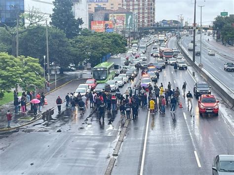 Em Protesto Moradores Afetados Pela Enchente Bloqueiam BR 116 Em