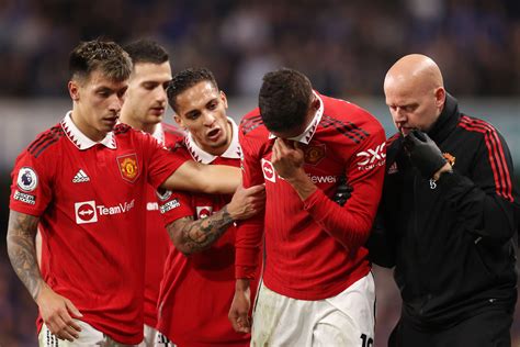 Man Utds Raphael Varane Was In Tears After Getting Injured Vs Chelsea