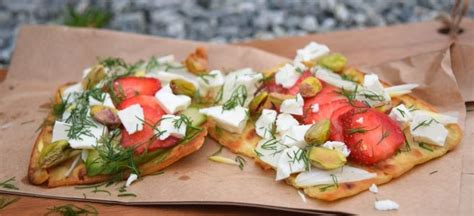 Für laue Sommerabende Erdbeer Sandwich mit Pistazie Familien Essen