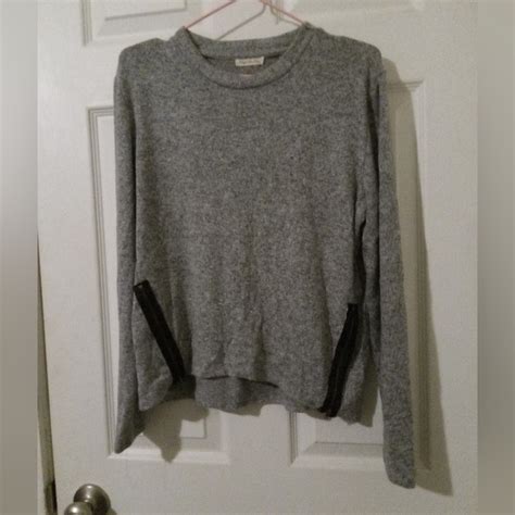 Heartsandhips Tops Heart Hips Grey Long Sleeve Top With Zip Up Sides