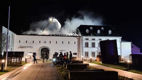 Incendie à la mairie de Junglinster les travaux dextinction sont