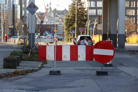 Poważne utrudnienia na ul Nowy Świat w centrum Kielc Nie wszyscy