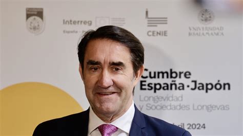 Quiñones sugiere una vuelta a la sensatez en la gestión del lobo que