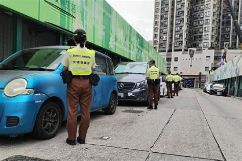 打擊交通黑點違泊 警拖走12車｜大紀元時報 香港｜獨立敢言的良心媒體