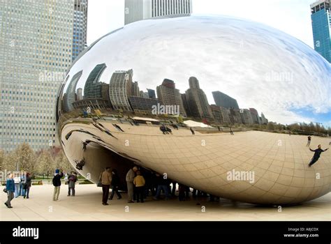 Chicago Bean Sculpture Stock Photo - Alamy