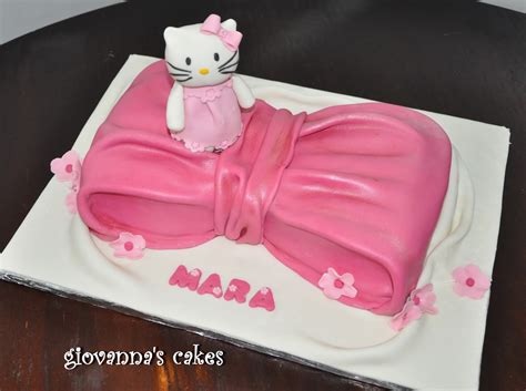 giovanna's cakes: Hello Kitty bow cake