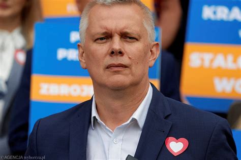 Tomasz Siemoniak Pracownicy Tvp Przykuj Si Do Kaloryfer W Nie Chce