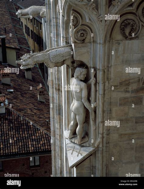 Milan Duomo Naked Male Figure Stock Photo Alamy