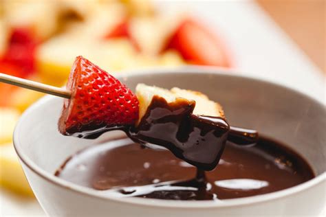 Шоколадне фондю - кулінарний покроковий рецепт з фото на Cookery.com.ua