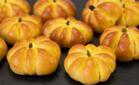 Pumpkin Dinner Rolls Brenda Gantt