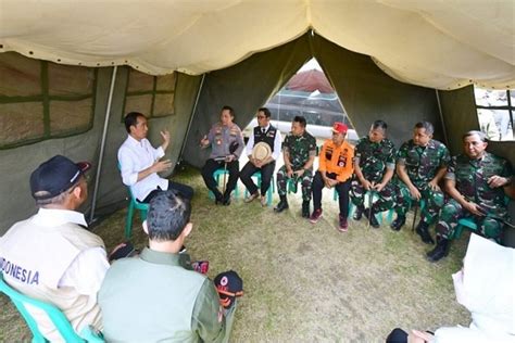 Jokowi Kunjungi Warga Korban Gempa Bumi Cianjur Satu Harapan