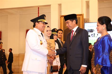 Presiden Joko Widodo Resmi Melantik Arinal Djunaidi Dan Chusnunia