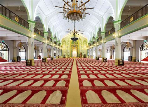 Mosque Interior Features