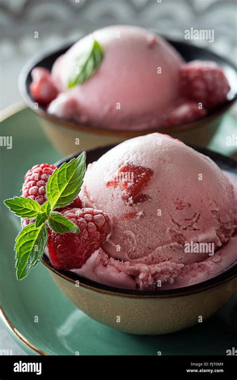 Ice Cream Scoops In Bowl Hi Res Stock Photography And Images Alamy