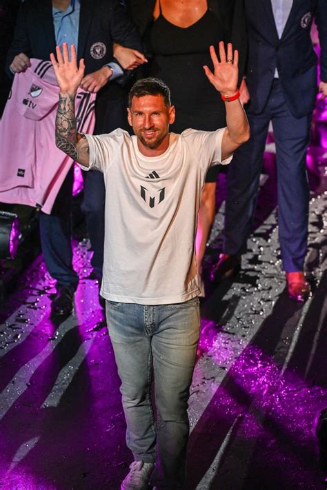 Videos Y Perlitas De La Presentación De Messi Cabra Show Y Diluvio En Miami Olé Ar