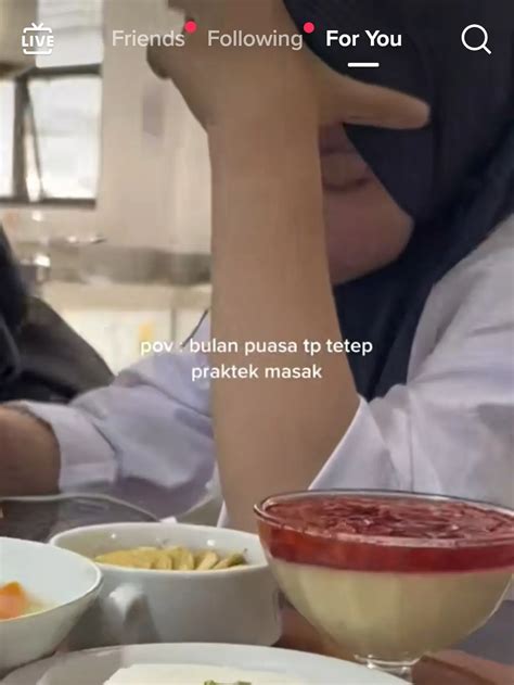 Viral Siswa Tata Boga Praktik Masak Saat Puasa Memelas Tahan Godaan