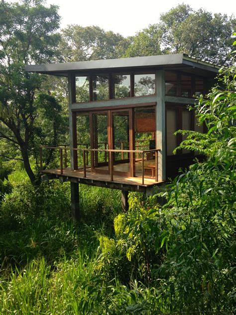 A Glass House In The Sri Lankan Jungle Skywithlemon Stories Tree House Plans Tree