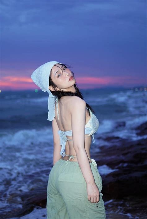 89 Ảnh Lê Bống bikini khoe 3 vòng khủng siêu nóng bỏng
