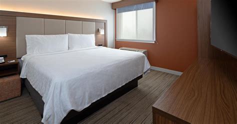 Holiday Inn Express & Suites Seattle-SEA-Tac Airport from $92. SeaTac Hotel Deals & Reviews - KAYAK