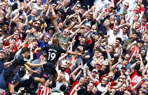 Tottenham Lose At Home To Brentford As Fans Turn On Clubs Board The