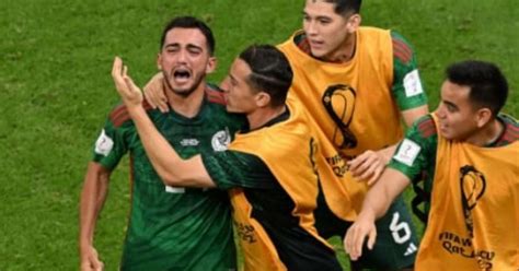 México vence a Arábia Saudita mas está eliminado da Copa do Mundo