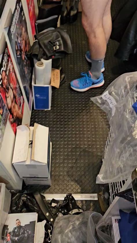 Fetish Freak London On Twitter Another Sexy Naked Shopper Ffjizzpants Https T Co