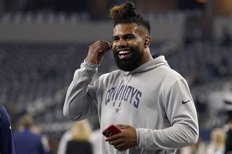 Ezekiel Elliotts First Look With Patriots Has Fans Clowning Former