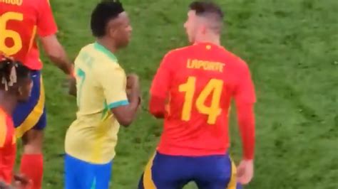 Vinícius da un empujón con el codo a Laporte y Aymeric ironiza en