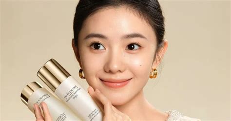 L U H O T N N Ng Th Cbiz L N Hot Search V I Nh Ch A Photoshop