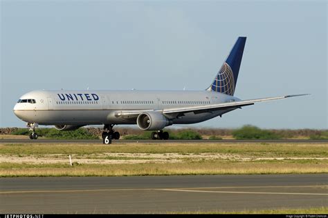 N Boeing Er United Airlines Radek Oneksiak Jetphotos