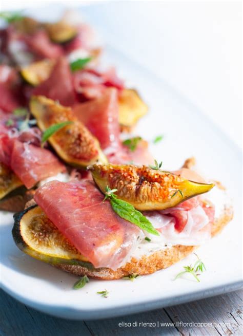 Bruschetta Veneta Con Prosciutto Veneto Dop Robiola E Fichi