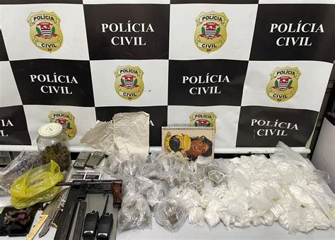 Polícia Civil identifica depósito de drogas e prende duas pessoas em