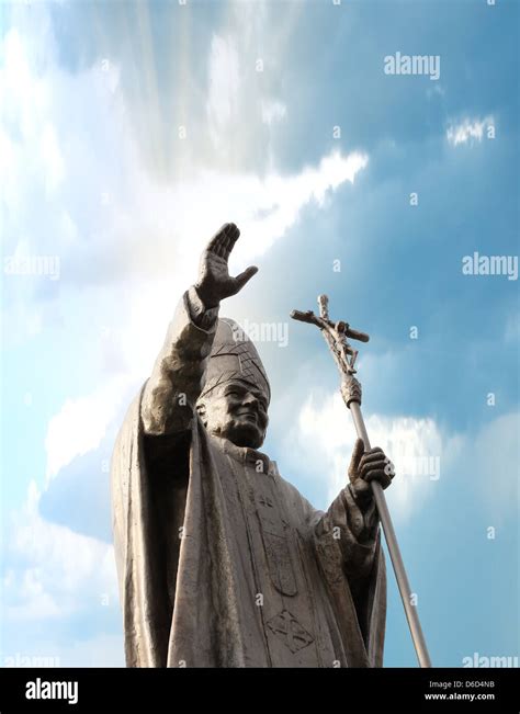 Bronze Statue Pope John Paul Hi Res Stock Photography And Images Alamy