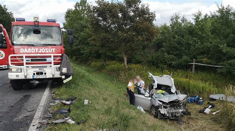 VEOL Ketten haltak meg egy közlekedési balesetben Ajka