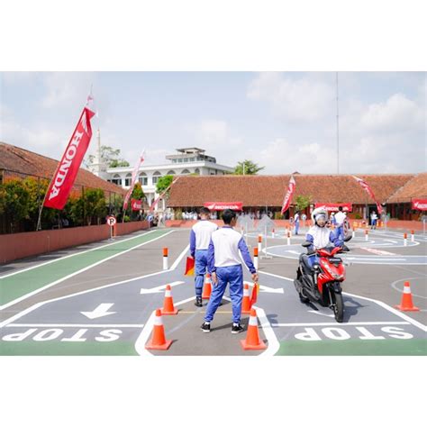 Yayasan Ahm Hadirkan Safety Riding Lab Astra Honda Sulutnewstv