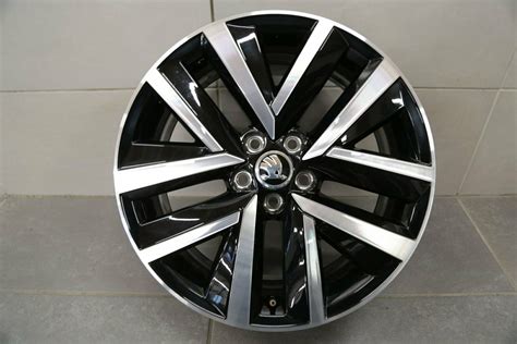 17 Inch Wheel Original Skoda Kamiq NW4 Alloy Wheel 18A6