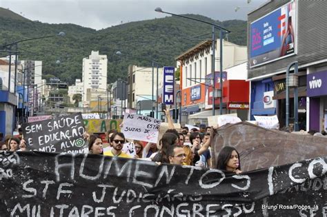 Alunos Ocupam Superintend Ncia Regional De Ensino E Protestam Contra