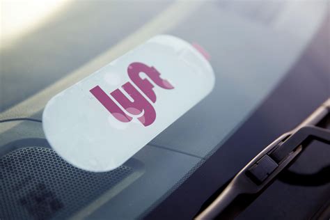 Official Lyft Logo - LogoDix