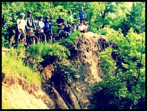 Raceway Woods Mountain Bike Trail In Carpentersville Illinois
