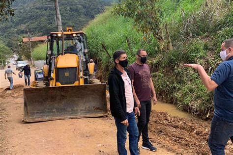 Prefeito E Vice De Trajano Vistoriam Obras De Manilhamento Na Rua Ney