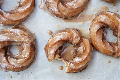 Apple Cider Crullers With Cinnamon Glaze Simmer Sauce Pumpkin