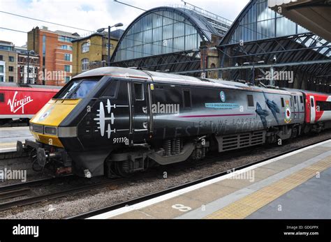 Class 91 at King's Cross station, London, England, UK Stock Photo - Alamy