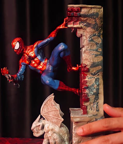 Estátua Homem Aranha Spider Man Marvel 30 cm Toyshow Tudo de Marvel