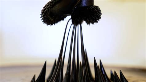 Watch ferrofluid turn into art - Video - CNET