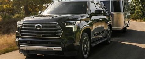 Toyota Sequoia Leaked Photos Reveal Tundra Dna Autoevolution